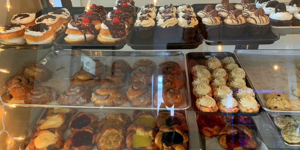 leila jo's bakery case