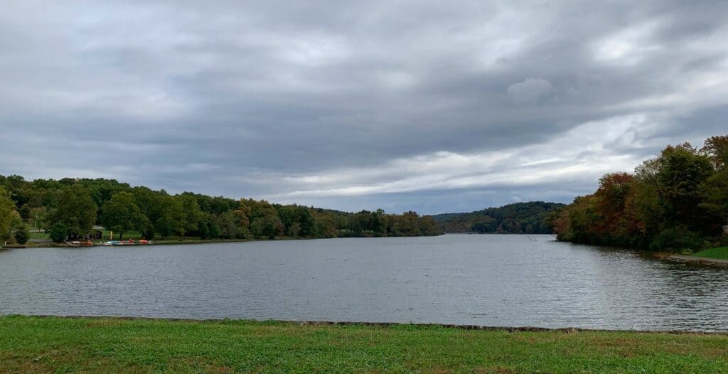 keystone lake at keystone state park