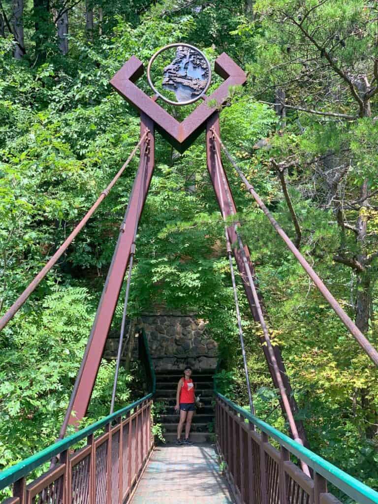 red trail in hocking hills