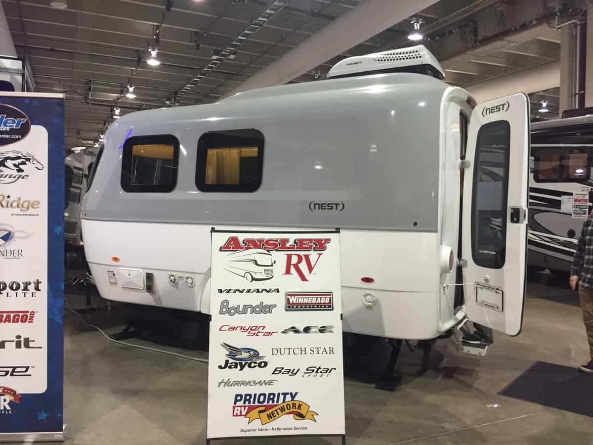 FLASH REVIEW! Pittsburgh RV Show Road Trip Tails