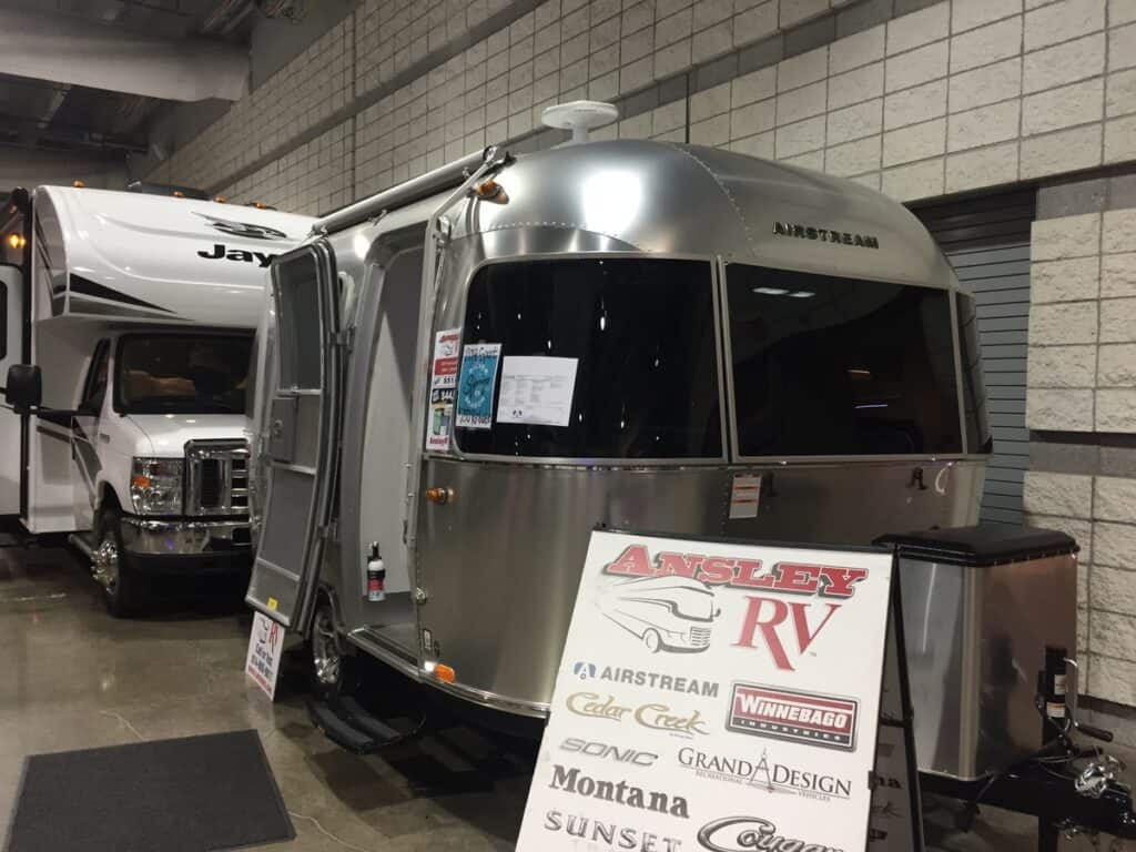 airstream pull behind rv