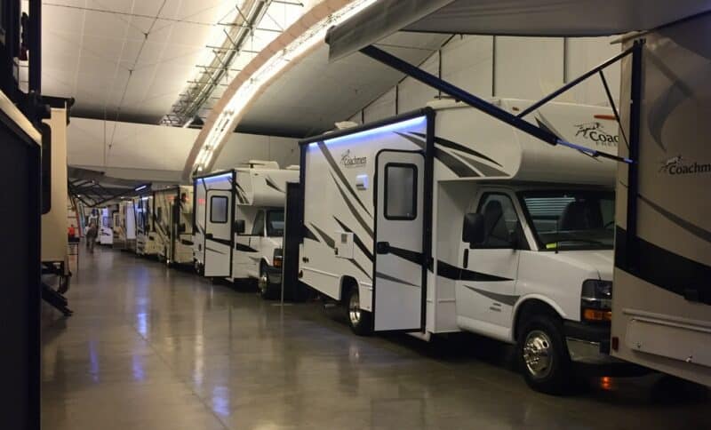 FLASH REVIEW! Pittsburgh RV Show - Road Trip Tails