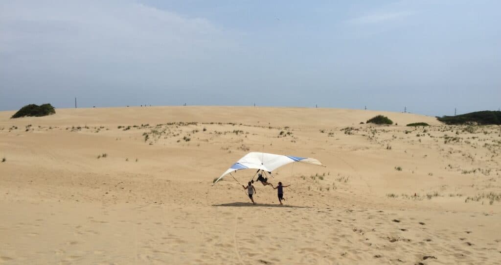 hand gliding on jockey's ridge 1