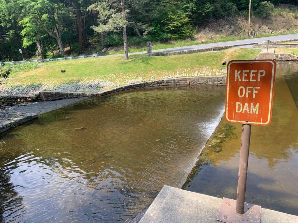 raymond b. winter state park dam