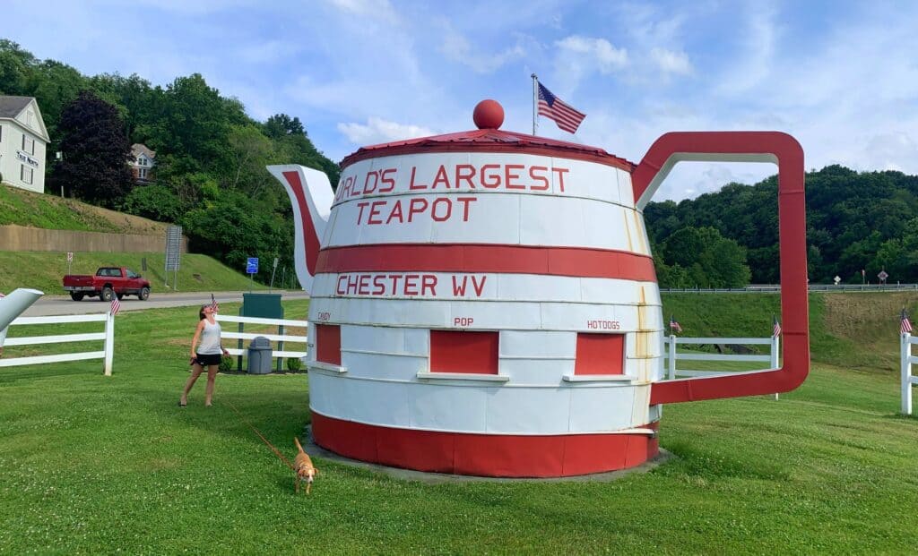 worlds largest teapot in chester, wv